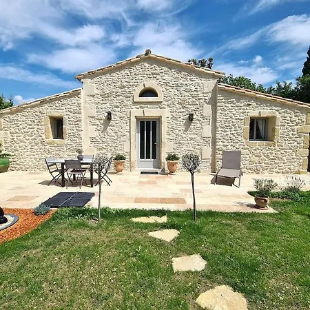 Mazet Independant Pour 2 Personnes A St Remy Holiday home *
