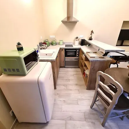 Holiday home Mazet Independant Pour 2 Personnes A St Remy Saint-Remy-de-Provence
